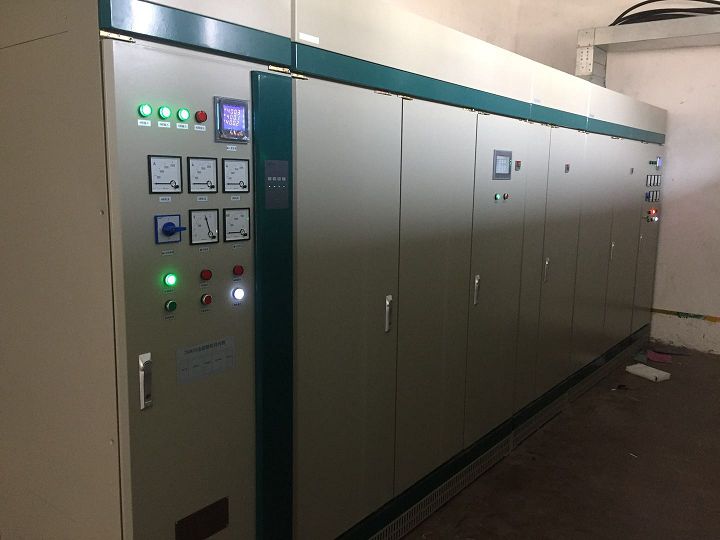 嵩陽光電公司多套大功率變頻電源2.jpg